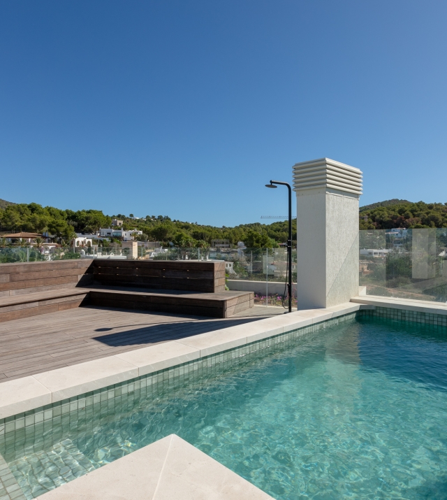 Resa Estates Geraldine Ibiza te koop penthouse vastgoed sale pool.jpg